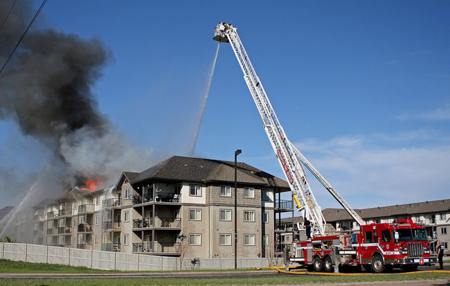 North Edmonton Condo Fire (May 22, 2015) Photo Credit: The Edmonton Sun
